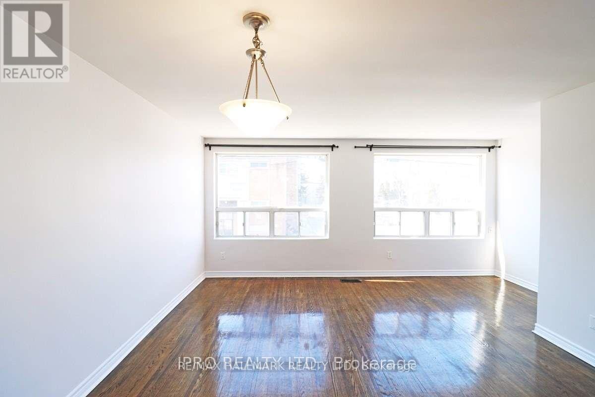 1237E WOODBINE AVENUE, toronto (woodbine-lumsden), Ontario
