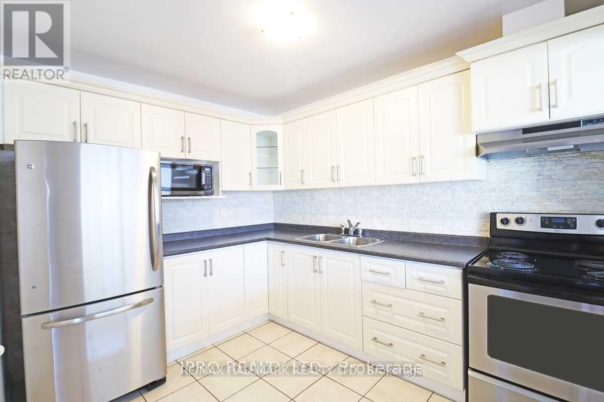 1237e Woodbine Avenue, Toronto (Woodbine-Lumsden), Ontario  M4C 4E5 - Photo 5 - E12378817