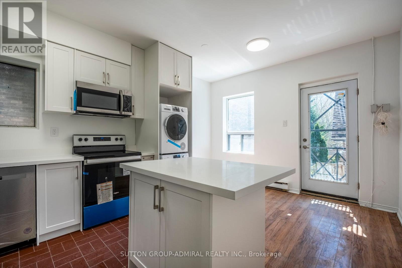 2 - 1969 Queen Street E, Toronto (The Beaches), Ontario  M4L 1H9 - Photo 11 - E12378841