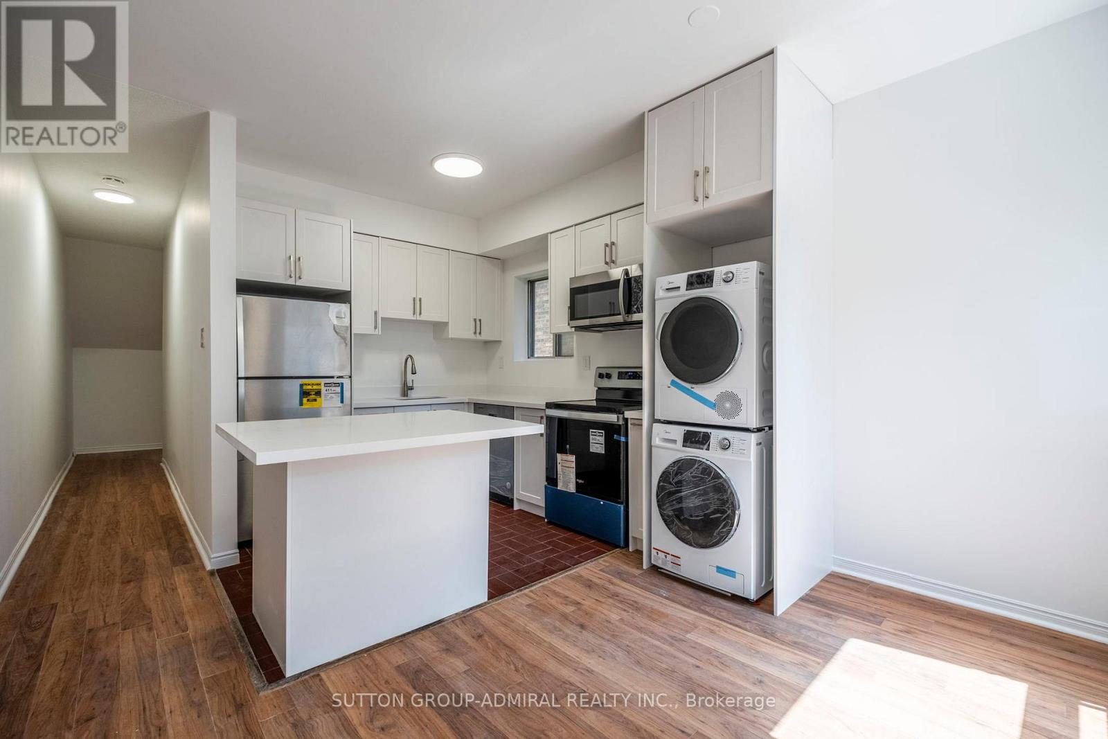 2 - 1969 Queen Street E, Toronto (The Beaches), Ontario  M4L 1H9 - Photo 3 - E12378841