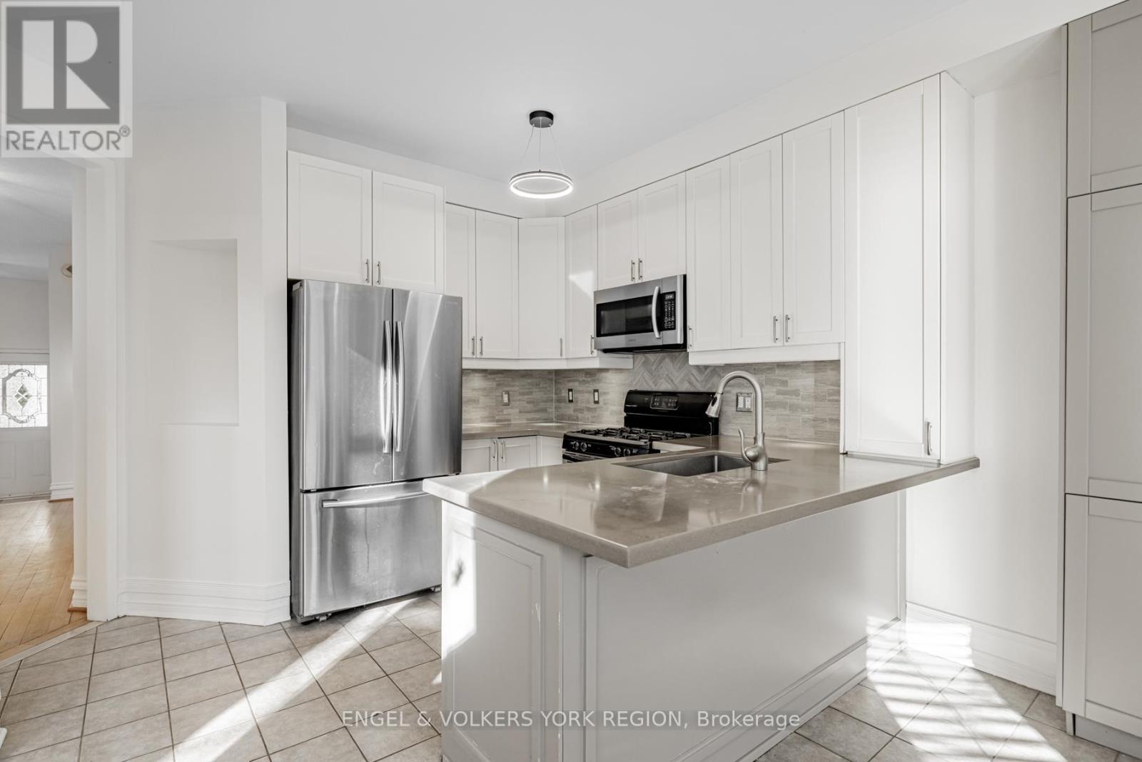 130 Old Colony Road, Richmond Hill (Oak Ridges Lake Wilcox), Ontario  L4E 3V1 - Photo 11 - N12378880