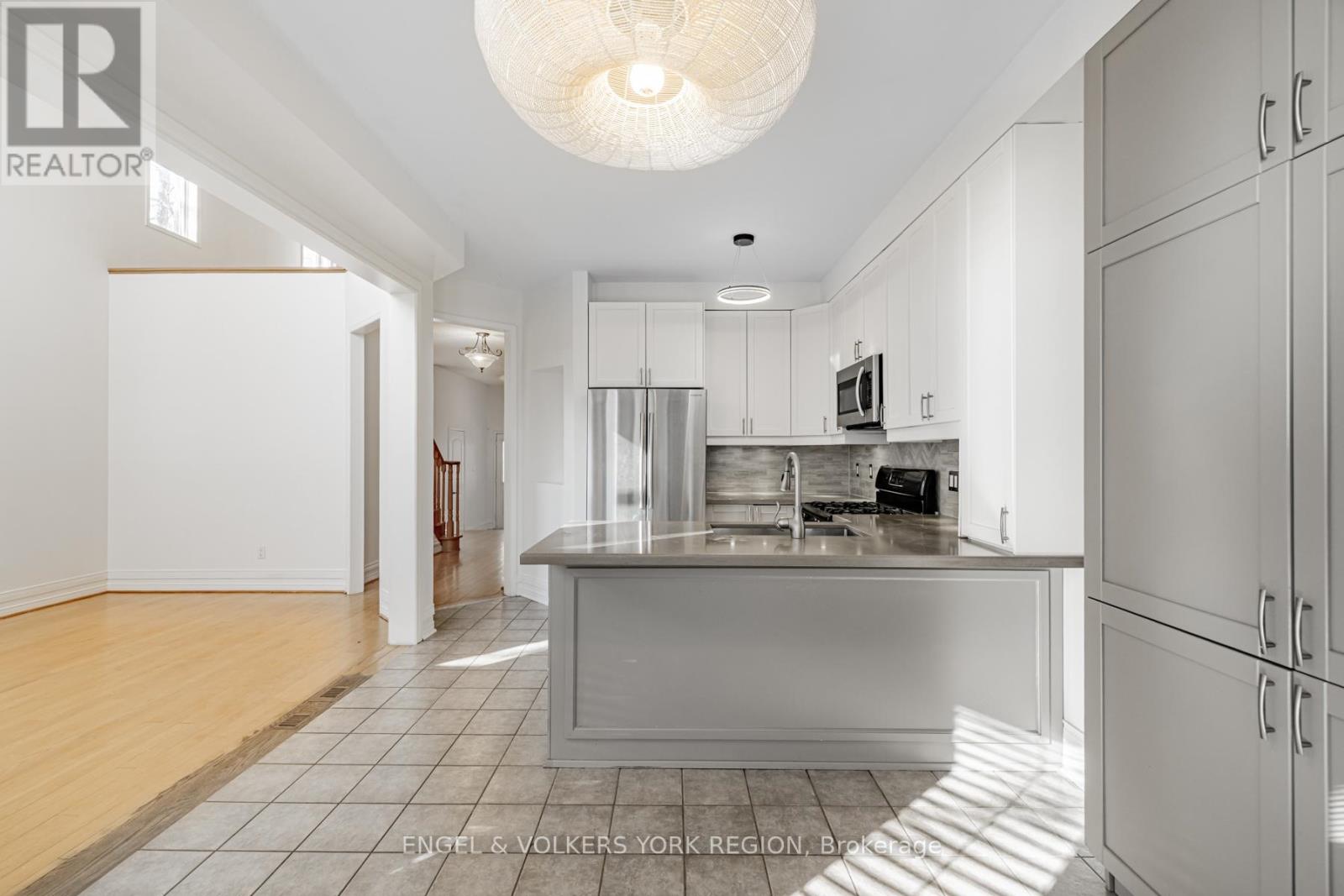 130 Old Colony Road, Richmond Hill (Oak Ridges Lake Wilcox), Ontario  L4E 3V1 - Photo 13 - N12378880