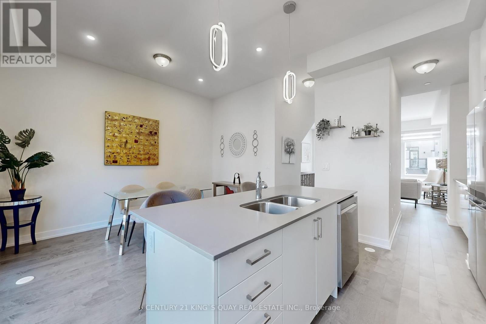 16 Credit Lane, Richmond Hill (Jefferson), Ontario  L4E 1G9 - Photo 10 - N12378885