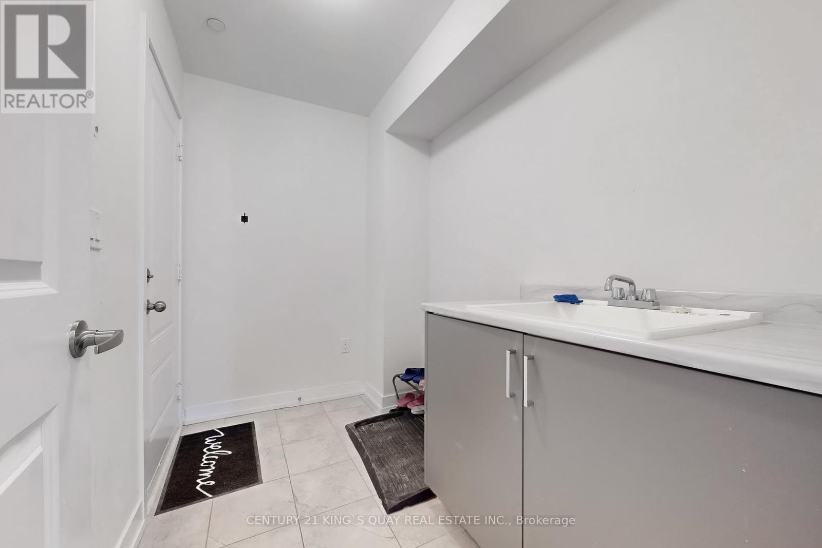 16 Credit Lane, Richmond Hill (Jefferson), Ontario  L4E 1G9 - Photo 15 - N12378885