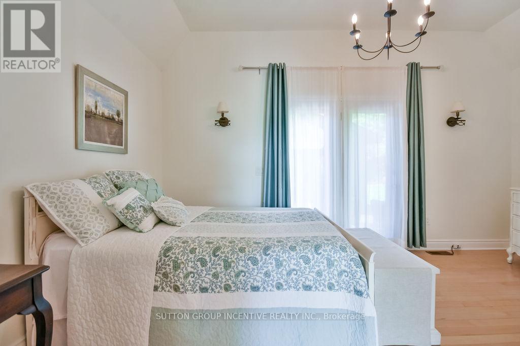 3528 Glenhaven Beach Road, Innisfil, Ontario  L9S 2Z3 - Photo 47 - N12378906