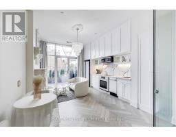 320 - 155 YORKVILLE AVENUE, Toronto, Ontario