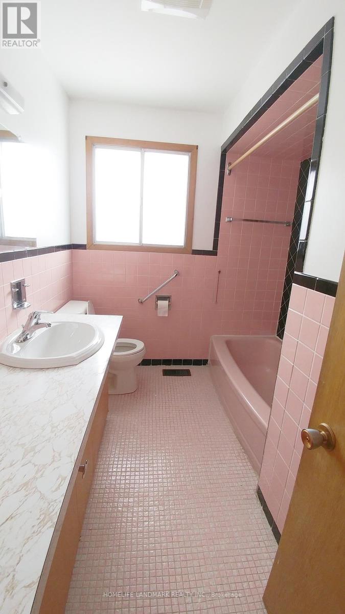 199 Pemberton Avenue, Toronto, Ontario  M2M 1Y9 - Photo 8 - C12376601