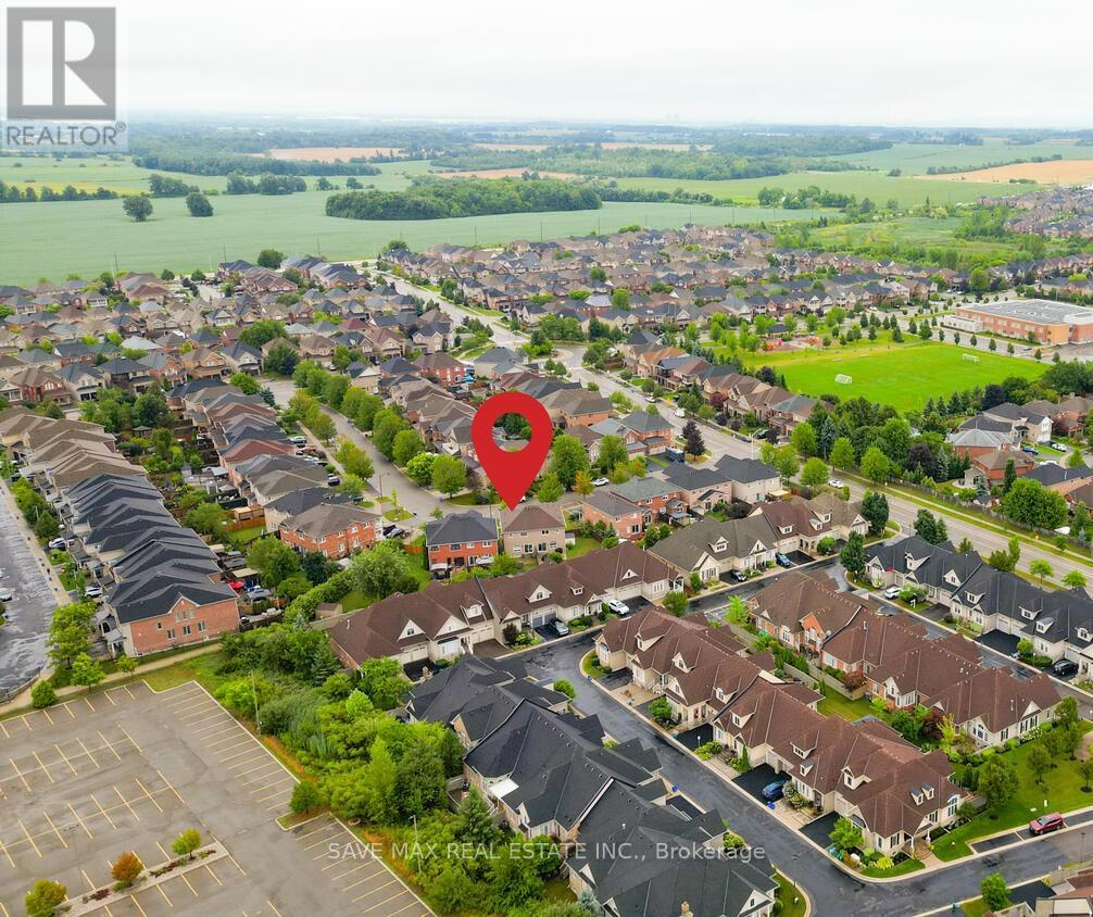 Property at 47 WOODCOTE CRESCENT image 2