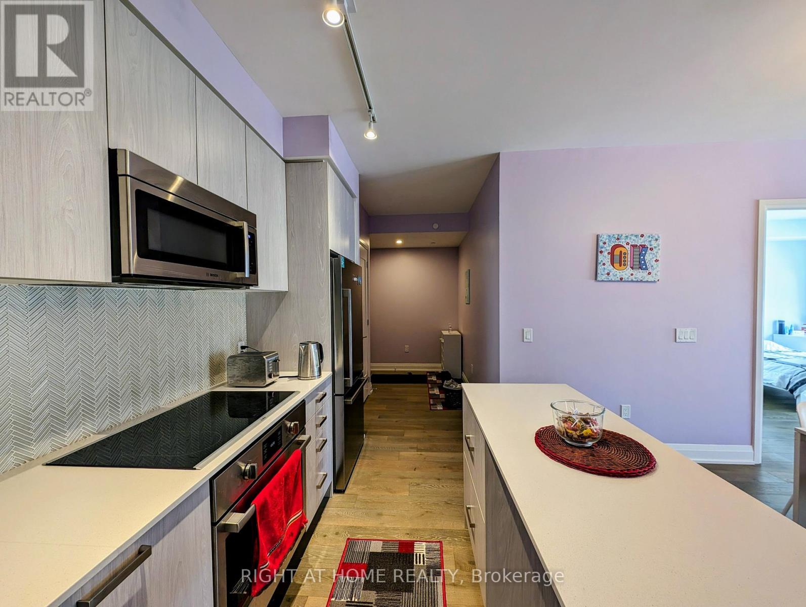 504 - 293 The Kingsway, Toronto, Ontario  M9A 0E8 - Photo 10 - W12378912