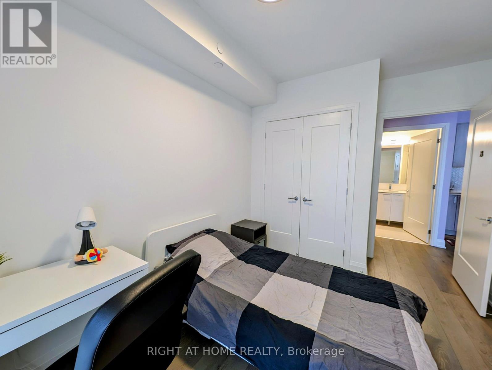 504 - 293 The Kingsway, Toronto, Ontario  M9A 0E8 - Photo 21 - W12378912