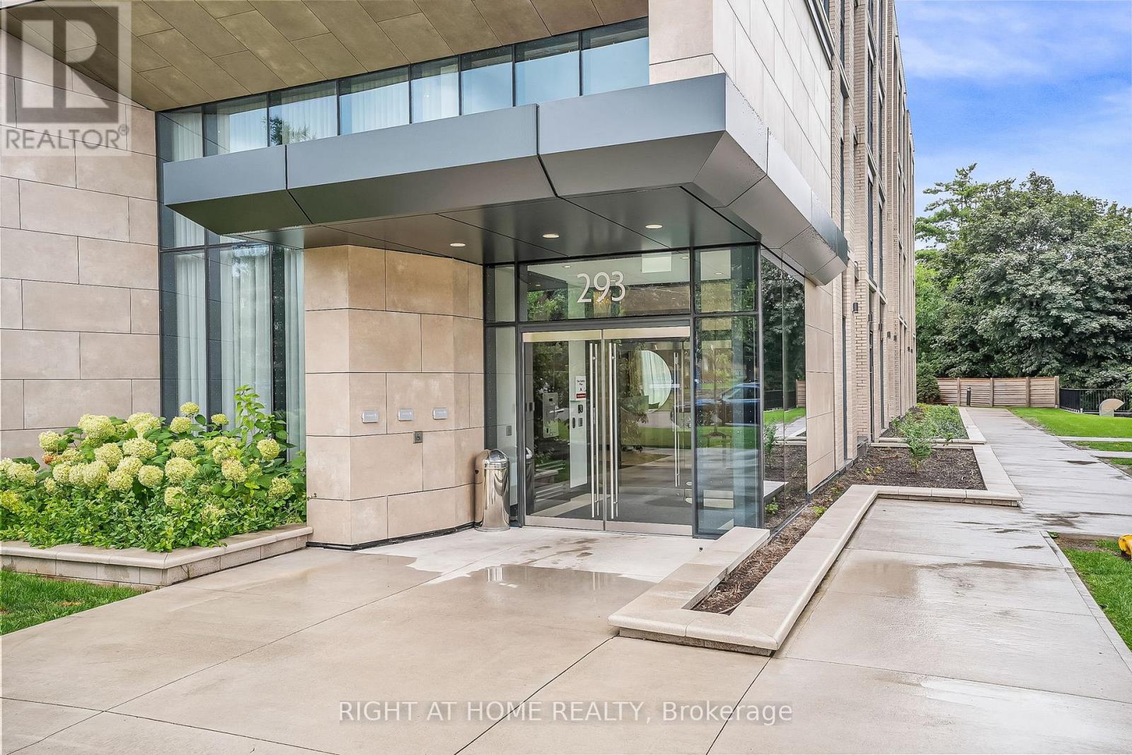 504 - 293 The Kingsway, Toronto, Ontario  M9A 0E8 - Photo 3 - W12378912