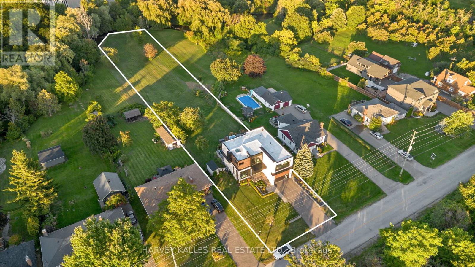 29 Peru Road, Milton, Ontario  L9T 2V5 - Photo 2 - W12378913