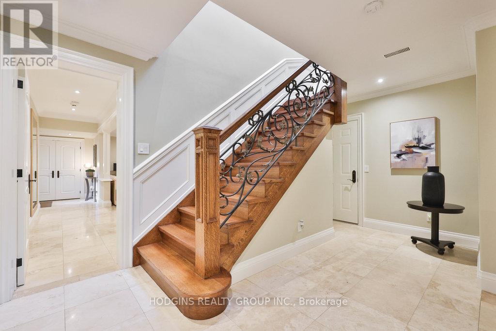 158 Harborn Trail, Mississauga, Ontario  L5B 1A8 - Photo 23 - W12378934