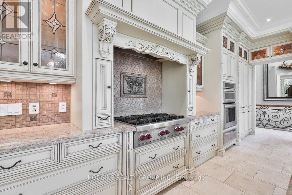 158 Harborn Trail, Mississauga, Ontario  L5B 1A8 - Photo 7 - W12378934