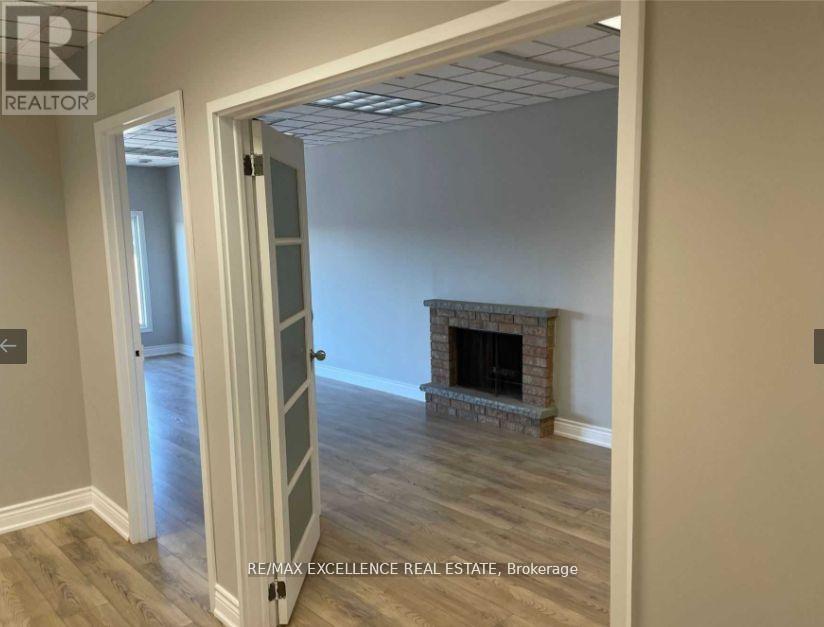 300 - 2896 South Sheridan Way, Oakville, Ontario  L6J 7L4 - Photo 13 - W12378945