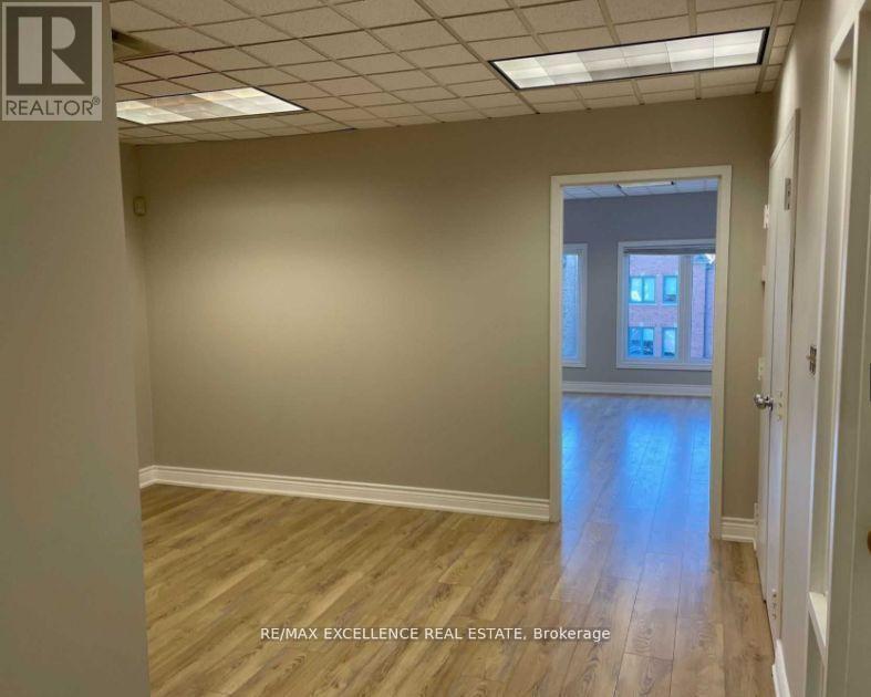 300 - 2896 South Sheridan Way, Oakville, Ontario  L6J 7L4 - Photo 6 - W12378945
