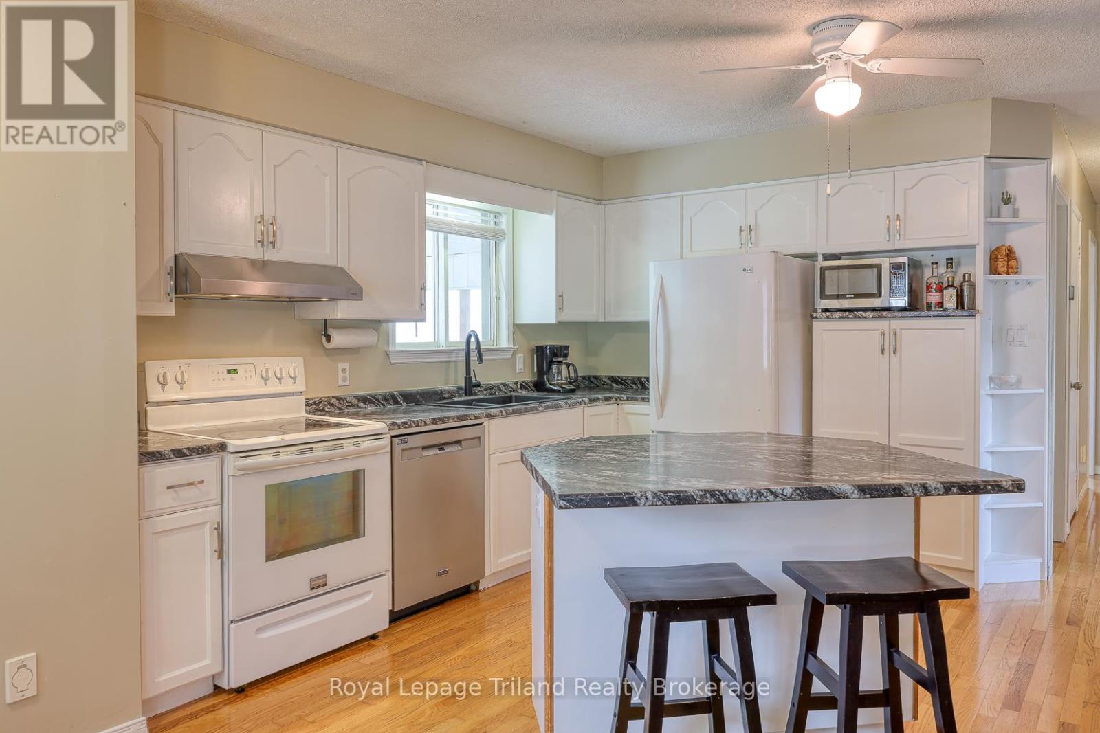 29 Laurel Crescent, Ingersoll, Ontario  N5C 3S9 - Photo 11 - X12378996