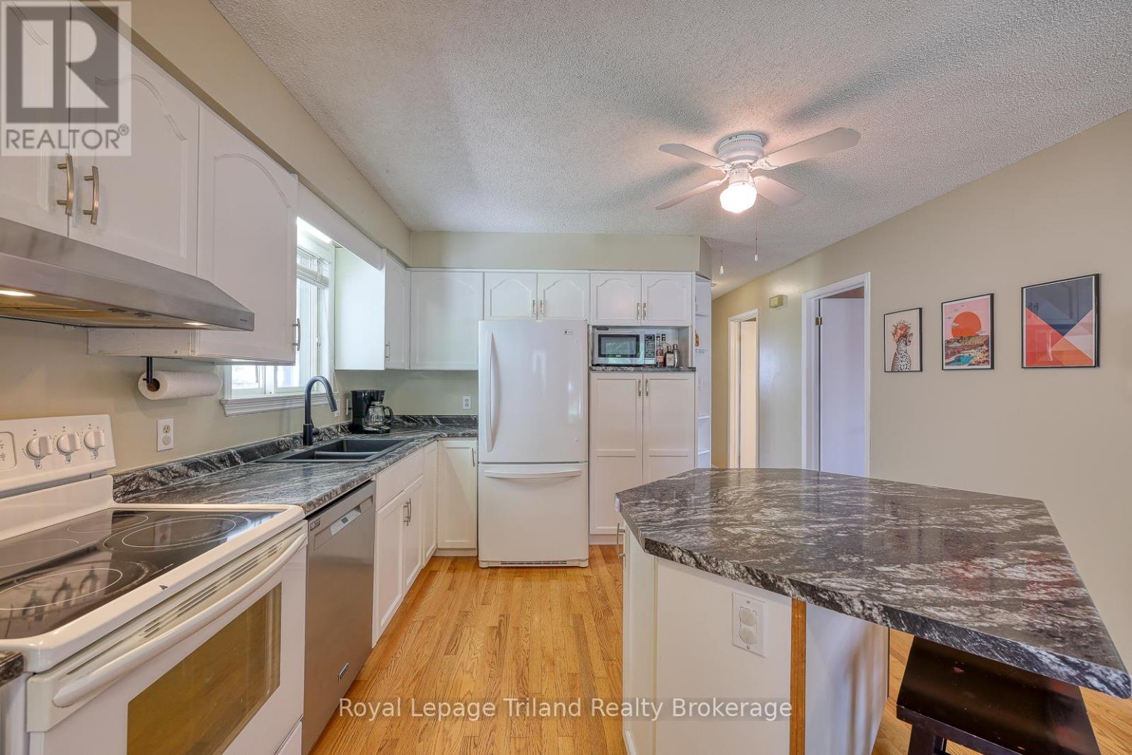 29 Laurel Crescent, Ingersoll, Ontario  N5C 3S9 - Photo 12 - X12378996