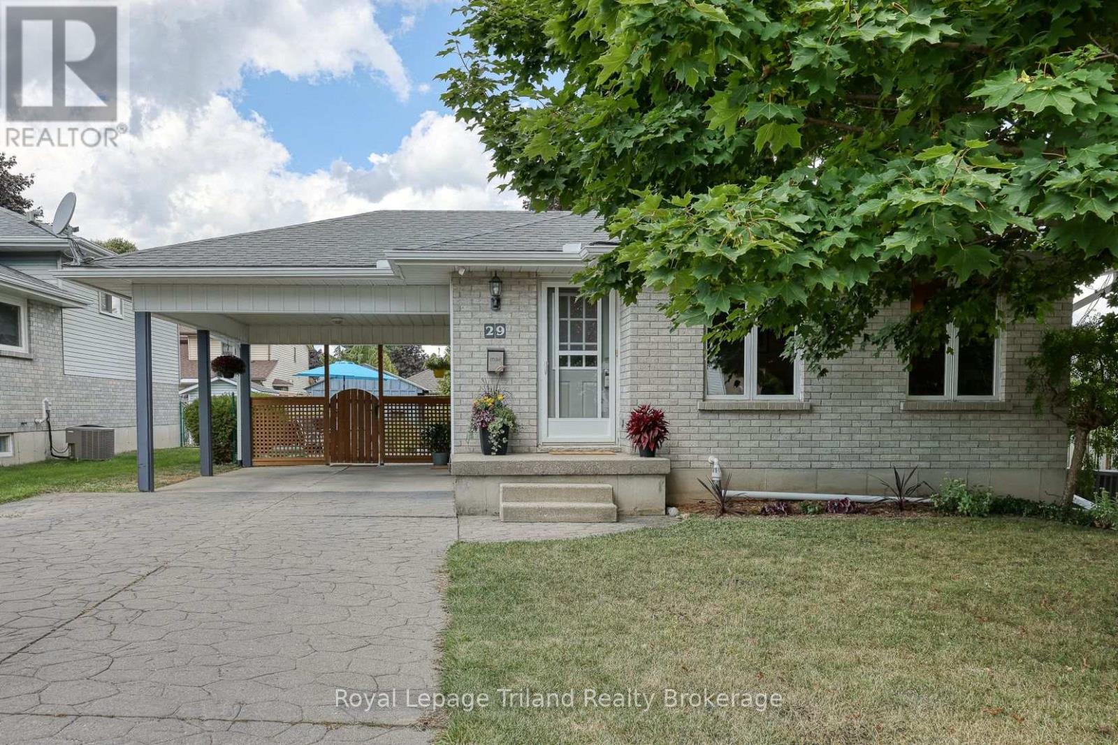29 Laurel Crescent, Ingersoll, Ontario  N5C 3S9 - Photo 2 - X12378996