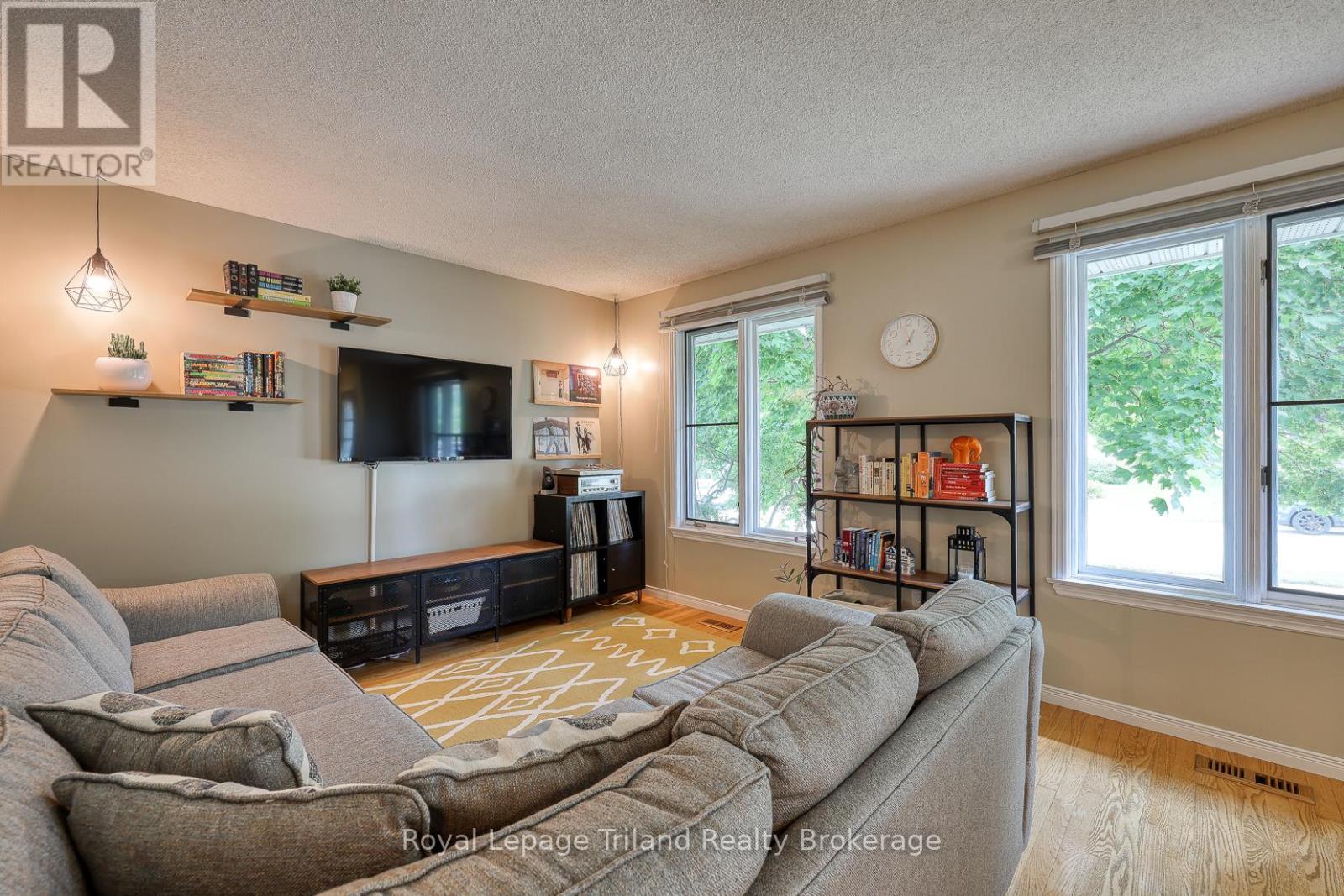 29 Laurel Crescent, Ingersoll, Ontario  N5C 3S9 - Photo 6 - X12378996