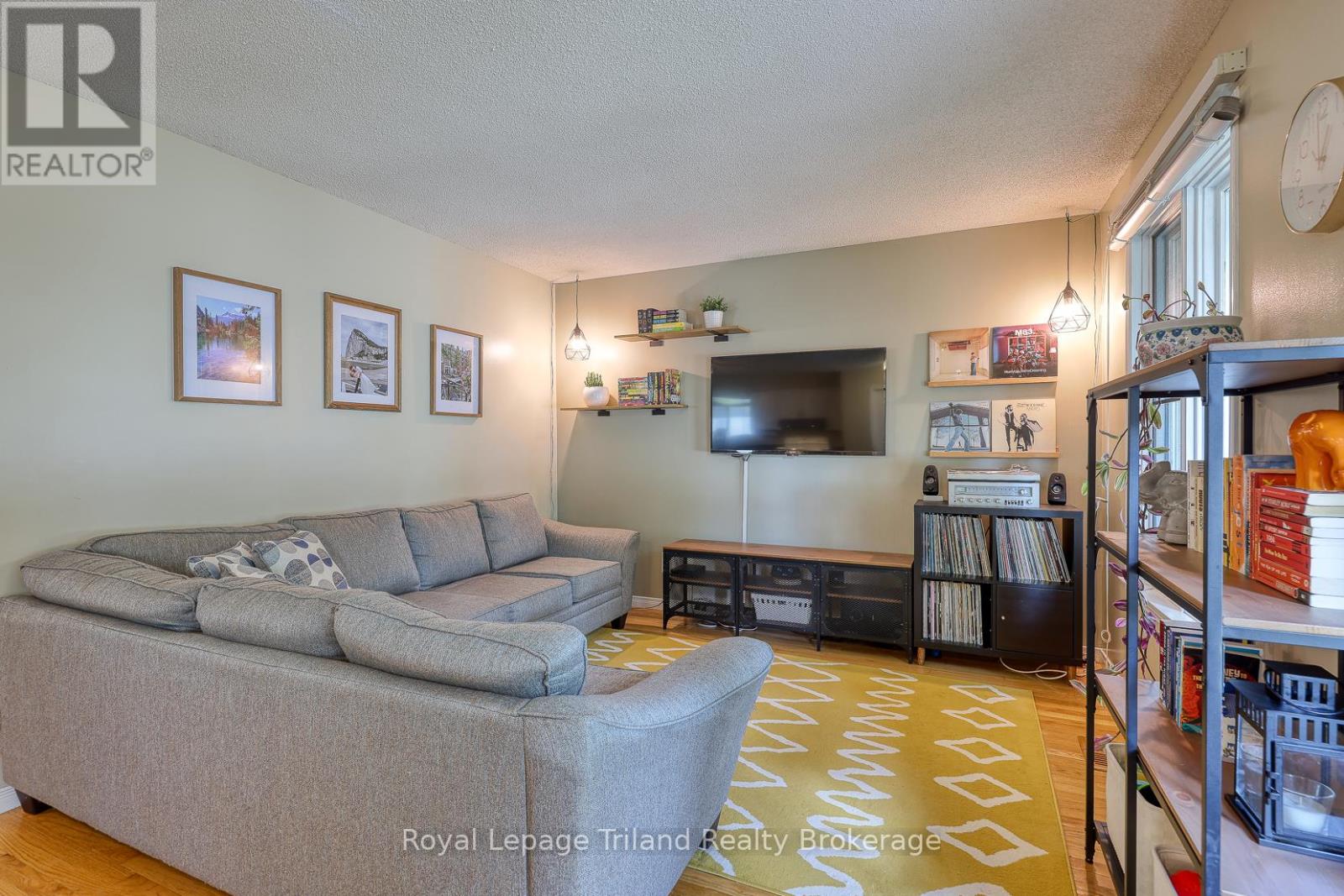 29 Laurel Crescent, Ingersoll, Ontario  N5C 3S9 - Photo 7 - X12378996