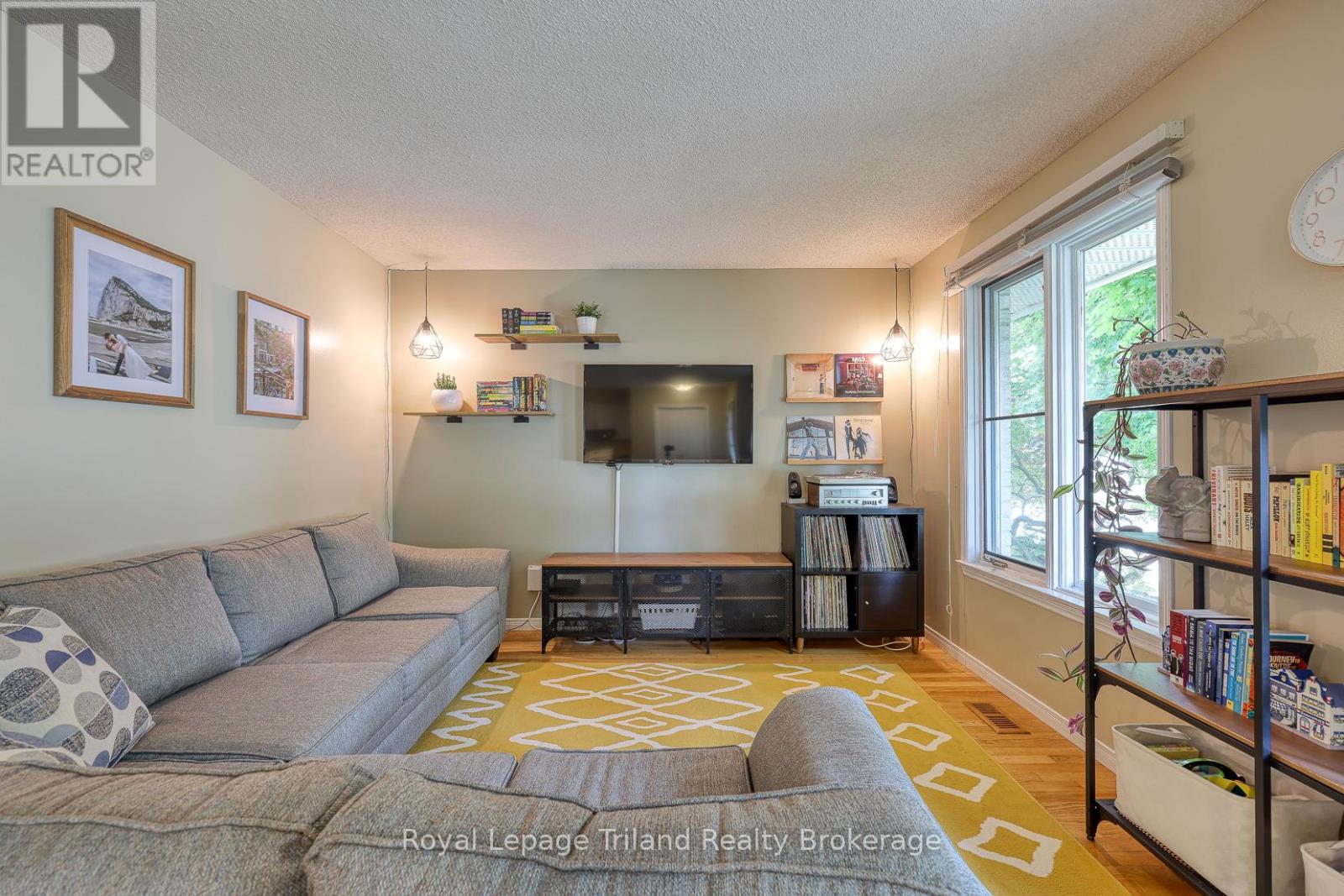 29 Laurel Crescent, Ingersoll, Ontario  N5C 3S9 - Photo 8 - X12378996