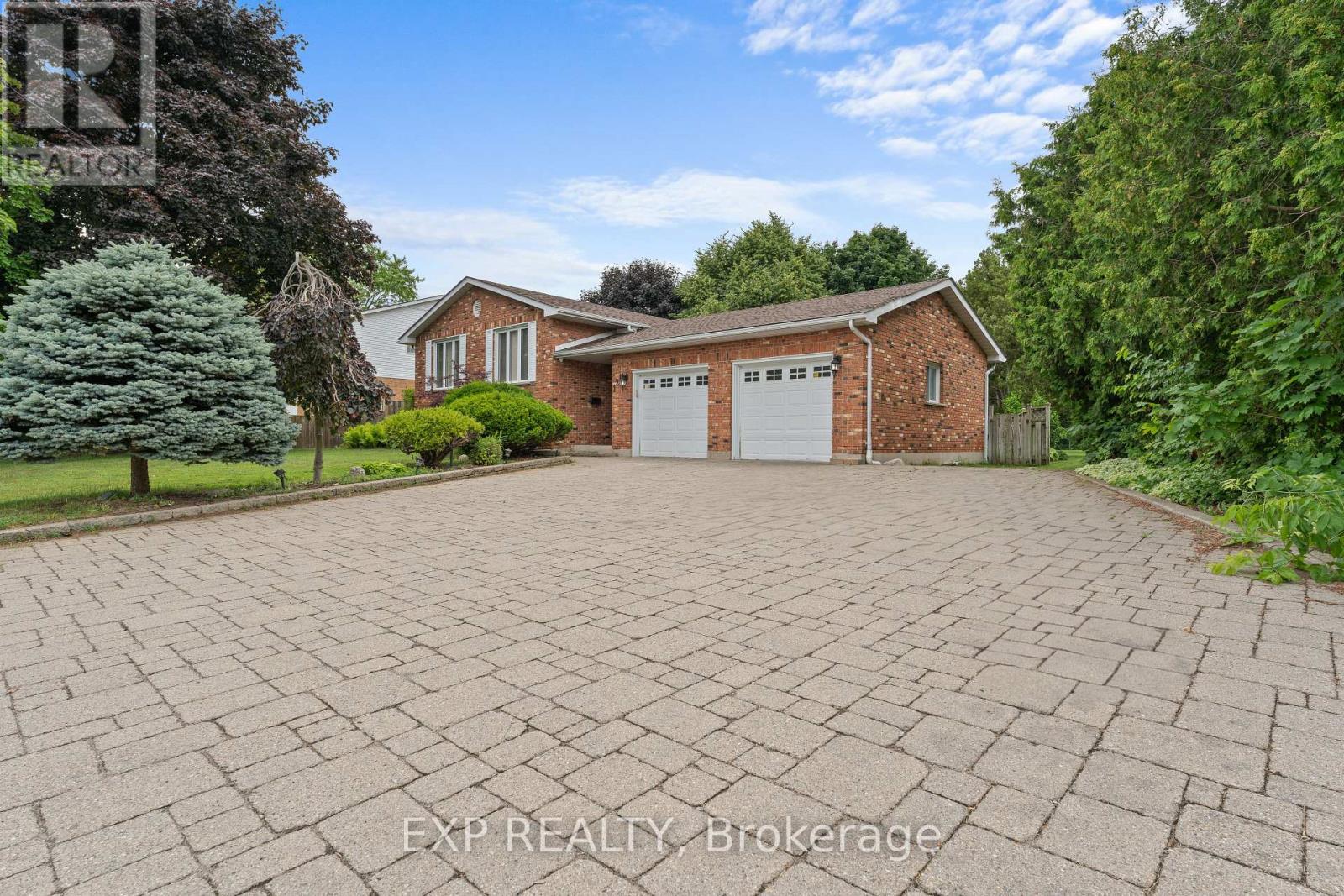 121 TOLLGATE ROAD, Brantford, Ontario