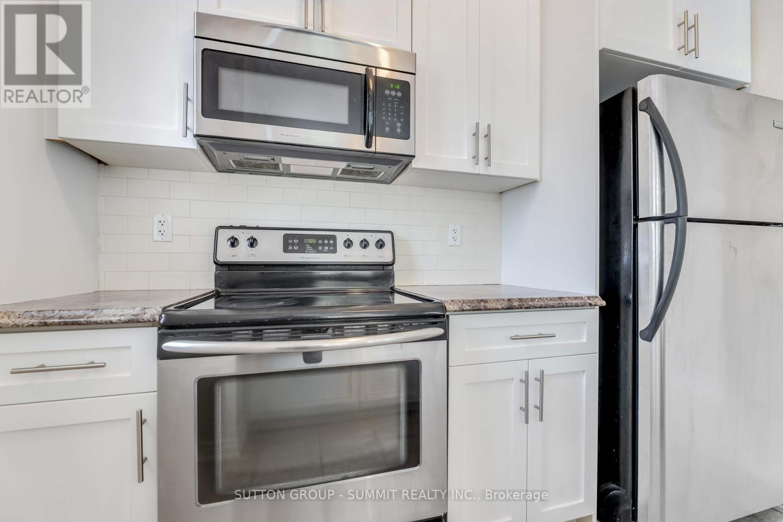 25 - 337 Beach Boulevard, Hamilton (Hamilton Beach), Ontario  L8H 6W4 - Photo 11 - X12378857