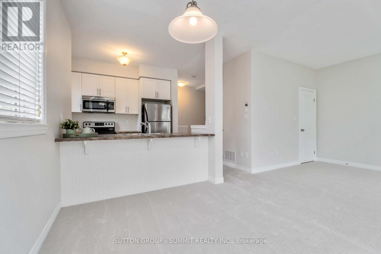 25 - 337 Beach Boulevard, Hamilton (Hamilton Beach), Ontario  L8H 6W4 - Photo 13 - X12378857