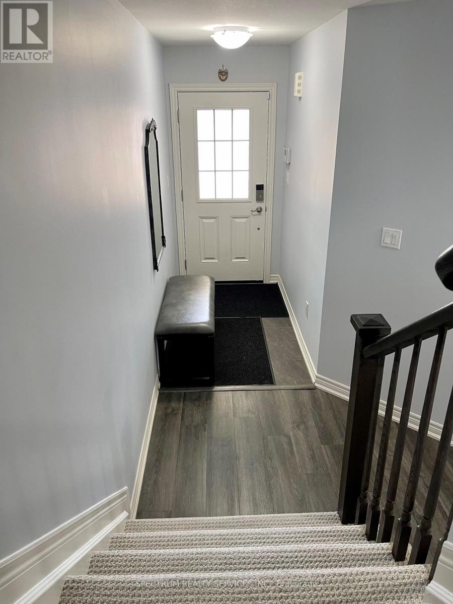8009 Cole Court, Niagara Falls, Ontario  L2G 0H8 - Photo 3 - X12378888
