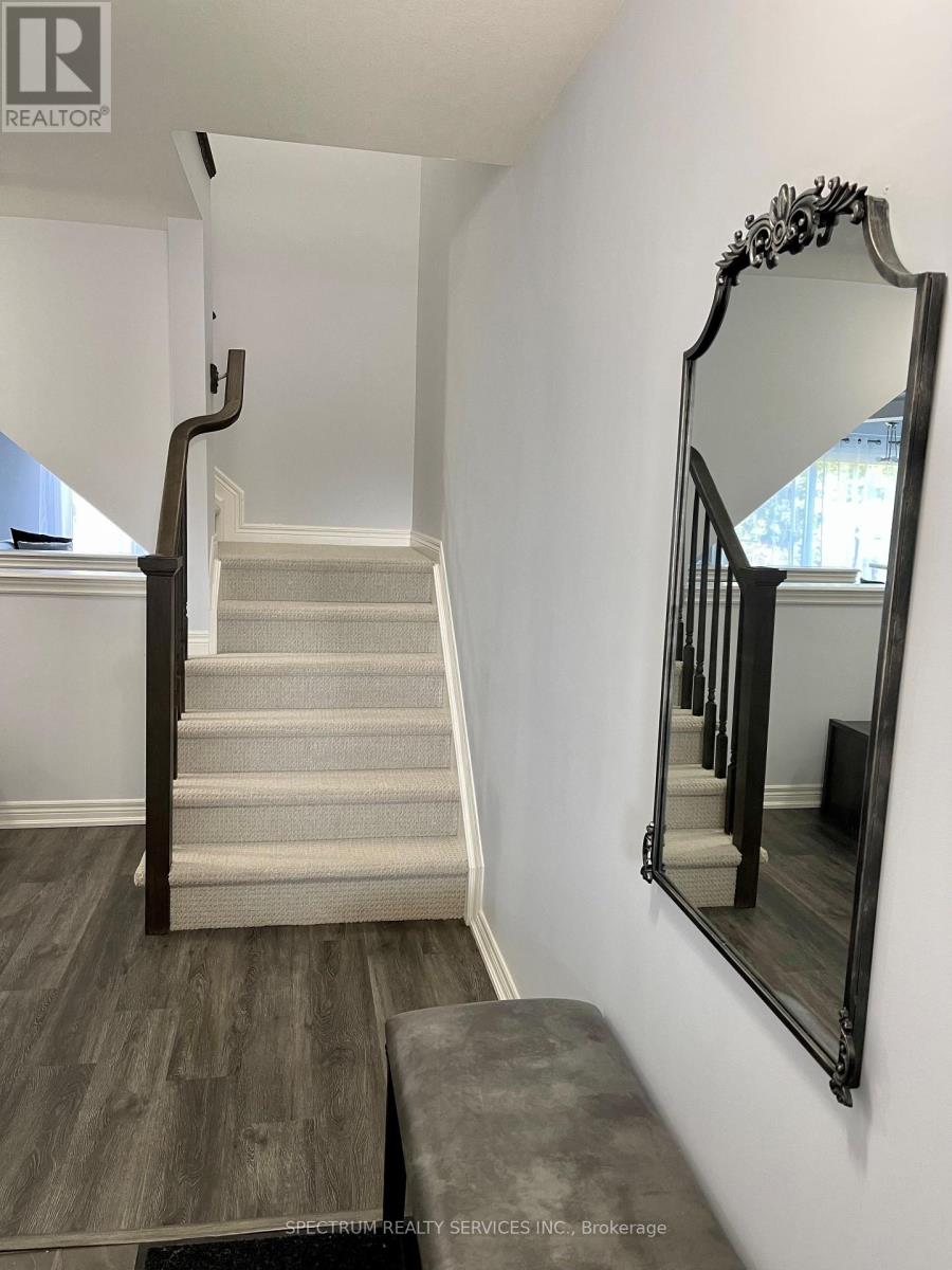 8009 Cole Court, Niagara Falls, Ontario  L2G 0H8 - Photo 4 - X12378888