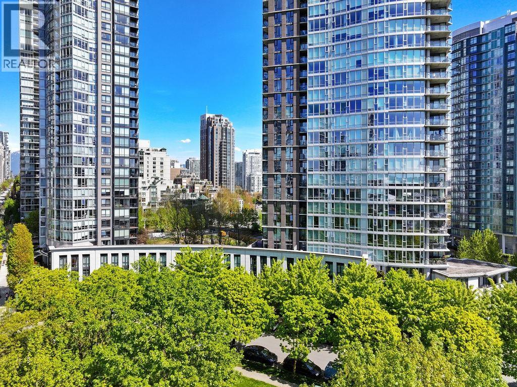 471 Beach Crescent, Vancouver, British Columbia  V6Z 3B9 - Photo 38 - R3043173