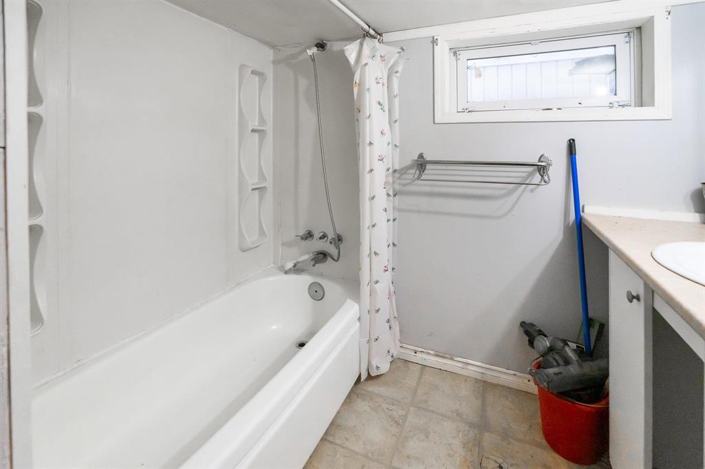 861 Lipton Street, Winnipeg, Manitoba  R3E 2L4 - Photo 37 - 202521151