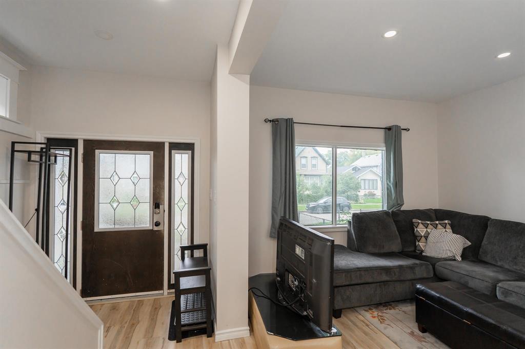 861 Lipton Street, Winnipeg, Manitoba  R3E 2L4 - Photo 4 - 202521151