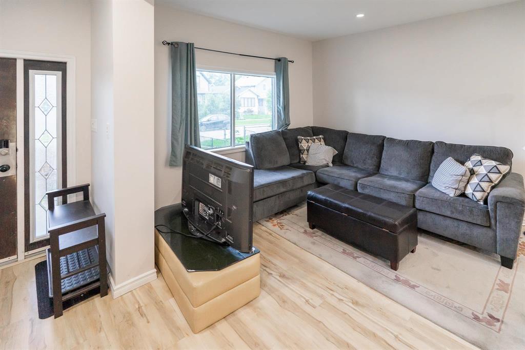 861 Lipton Street, Winnipeg, Manitoba  R3E 2L4 - Photo 9 - 202521151