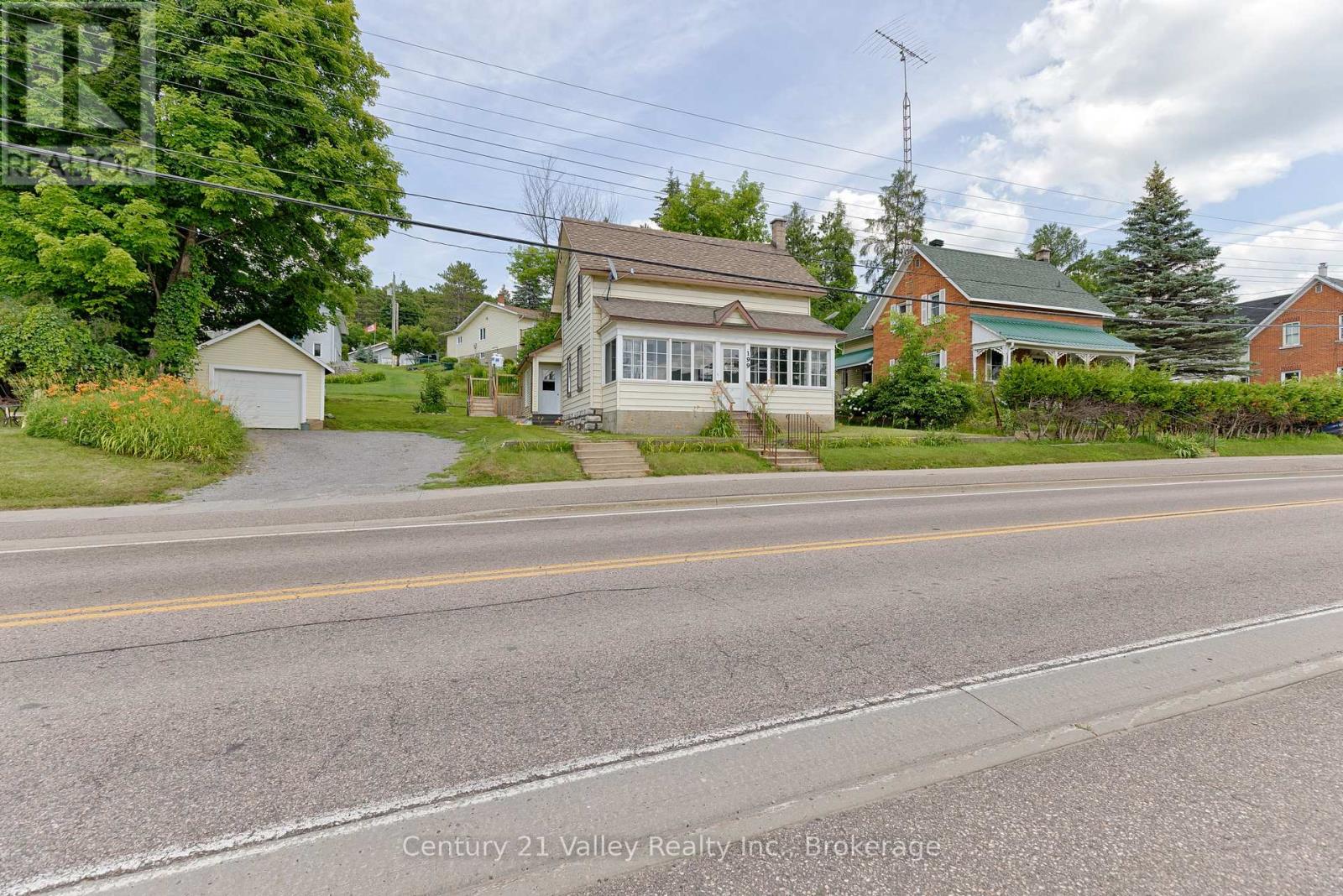 199 Bonnechere Street W, Bonnechere Valley, Ontario  K0J 1T0 - Photo 1 - X12282224