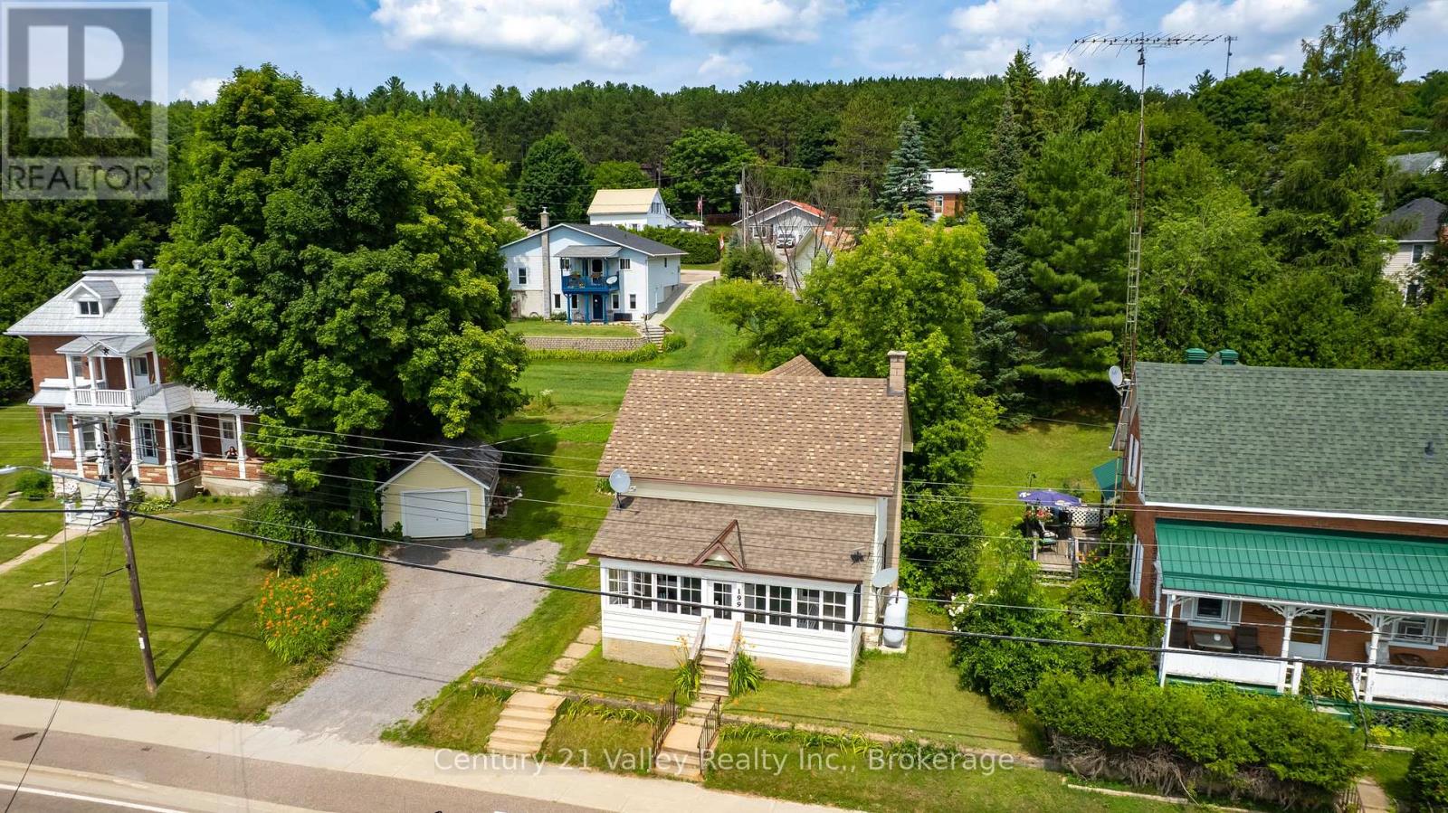 199 Bonnechere Street W, Bonnechere Valley, Ontario  K0J 1T0 - Photo 32 - X12282224