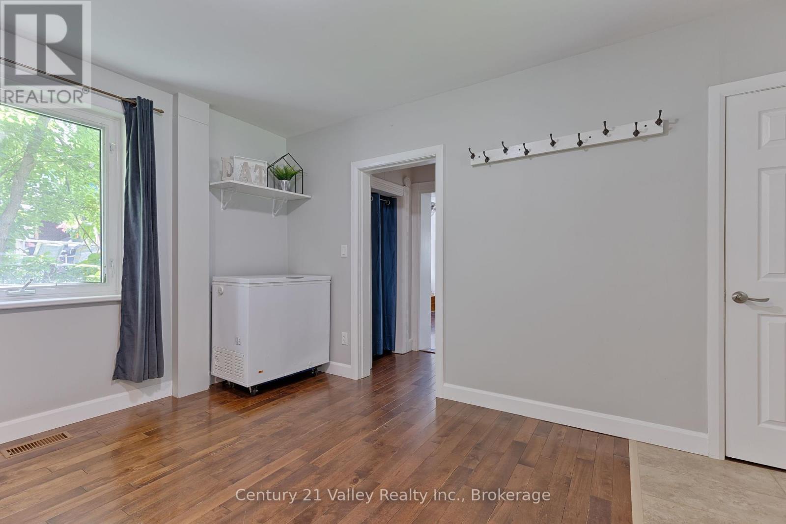 199 Bonnechere Street W, Bonnechere Valley, Ontario  K0J 1T0 - Photo 11 - X12282224