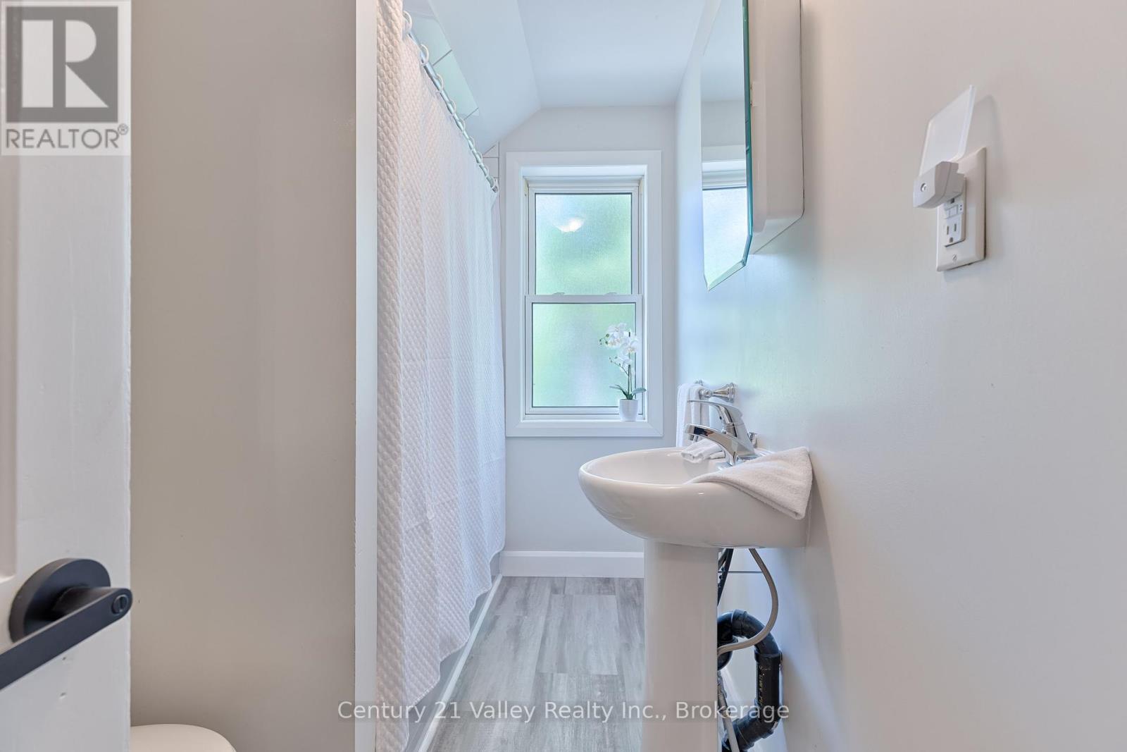 199 Bonnechere Street W, Bonnechere Valley, Ontario  K0J 1T0 - Photo 30 - X12282224