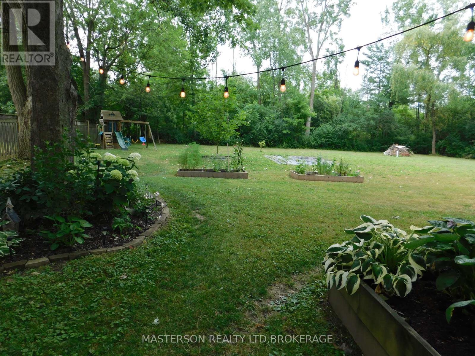 1208 Benner Avenue, Fort Erie, Ontario  L2A 4N7 - Photo 13 - X12319431