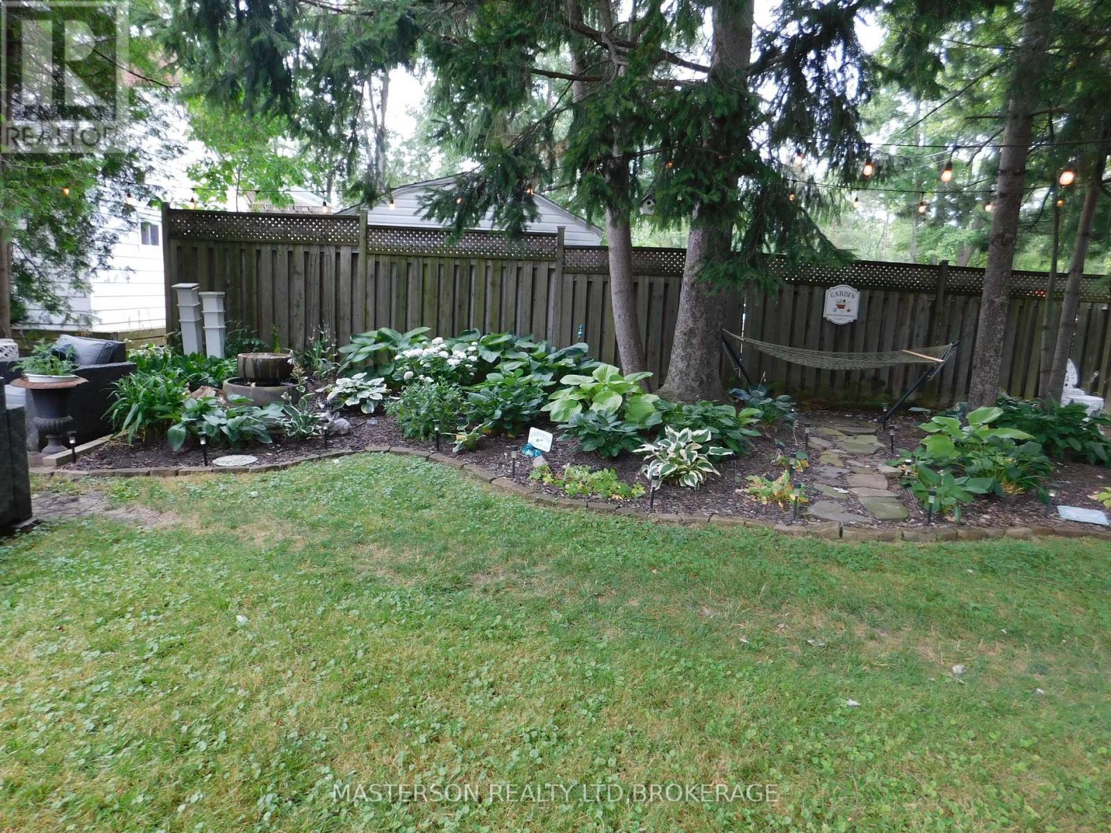 1208 Benner Avenue, Fort Erie, Ontario  L2A 4N7 - Photo 10 - X12319431