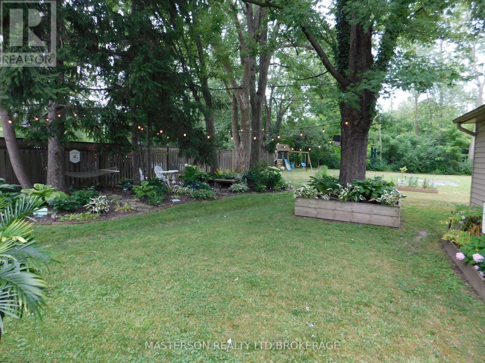 1208 Benner Avenue, Fort Erie, Ontario  L2A 4N7 - Photo 7 - X12319431