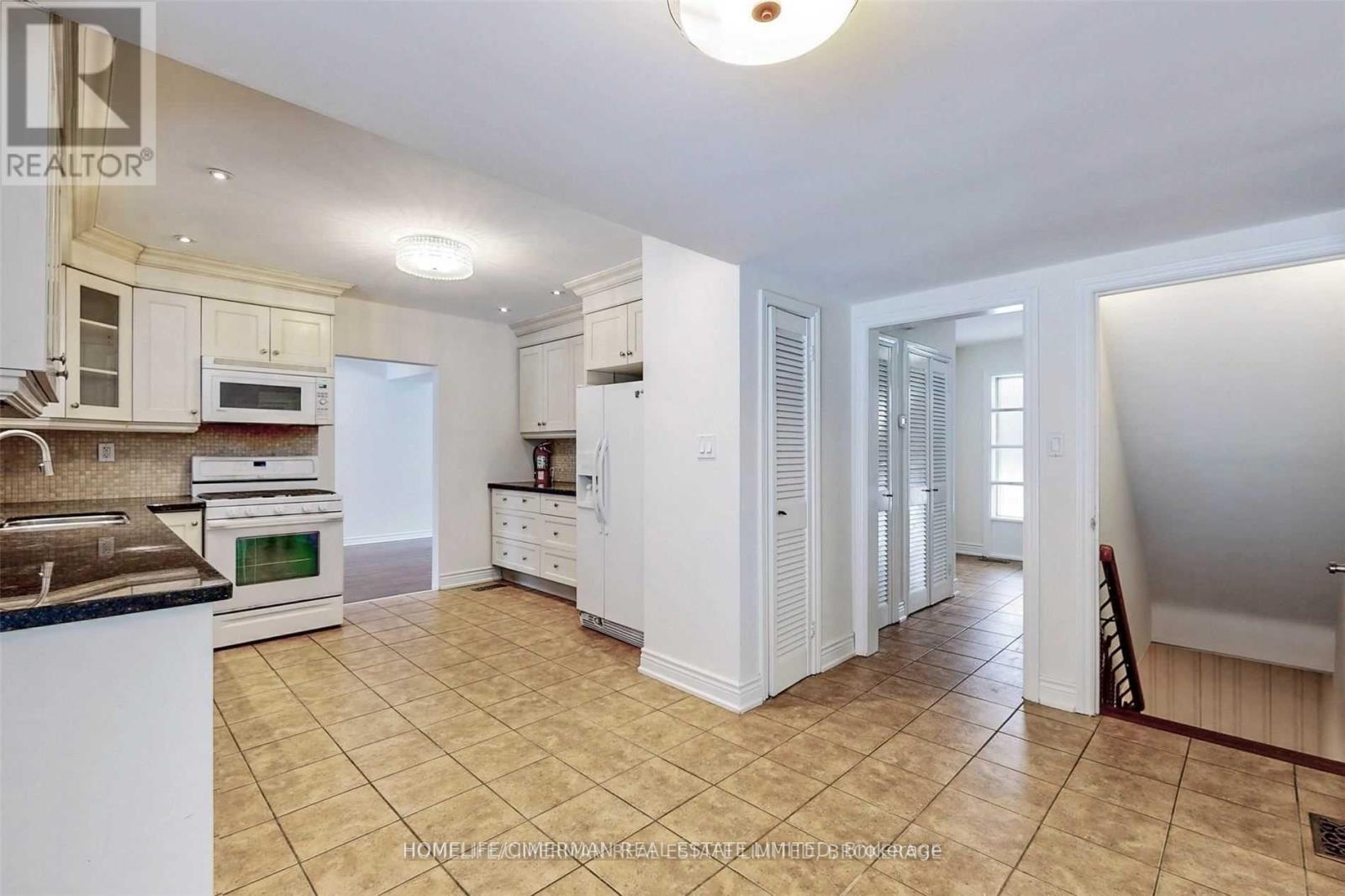 215 Grandview Avenue, Markham, Ontario  L3T 1J3 - Photo 14 - N12366876