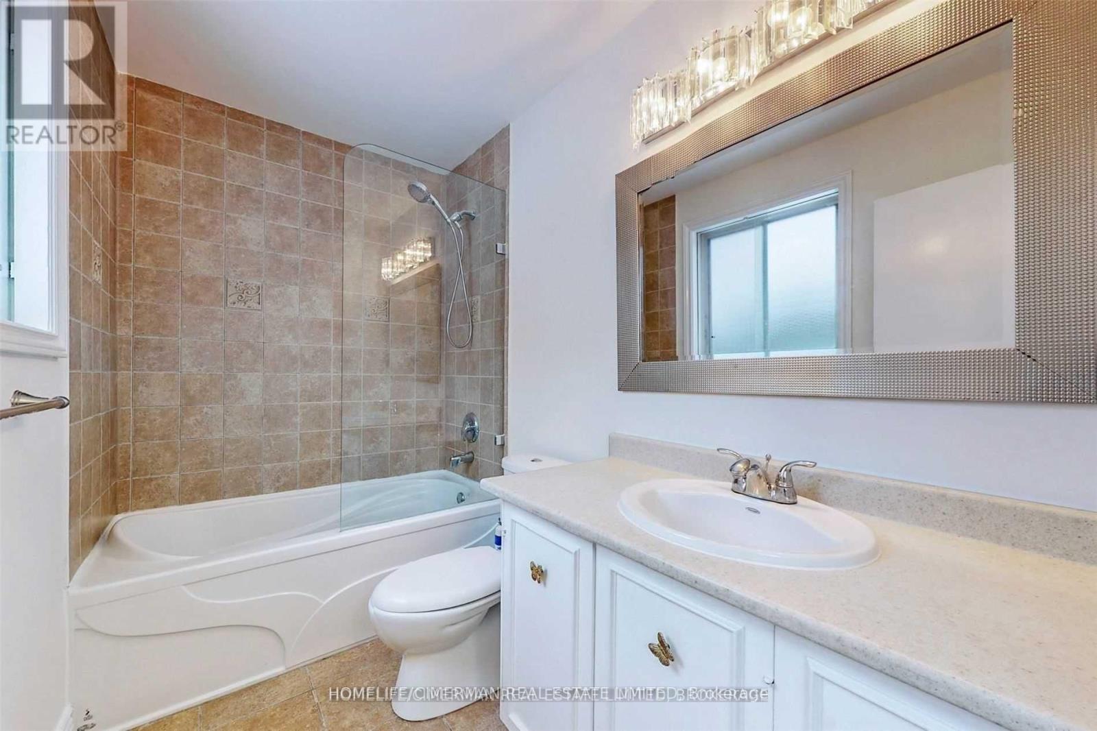 215 Grandview Avenue, Markham, Ontario  L3T 1J3 - Photo 24 - N12366876