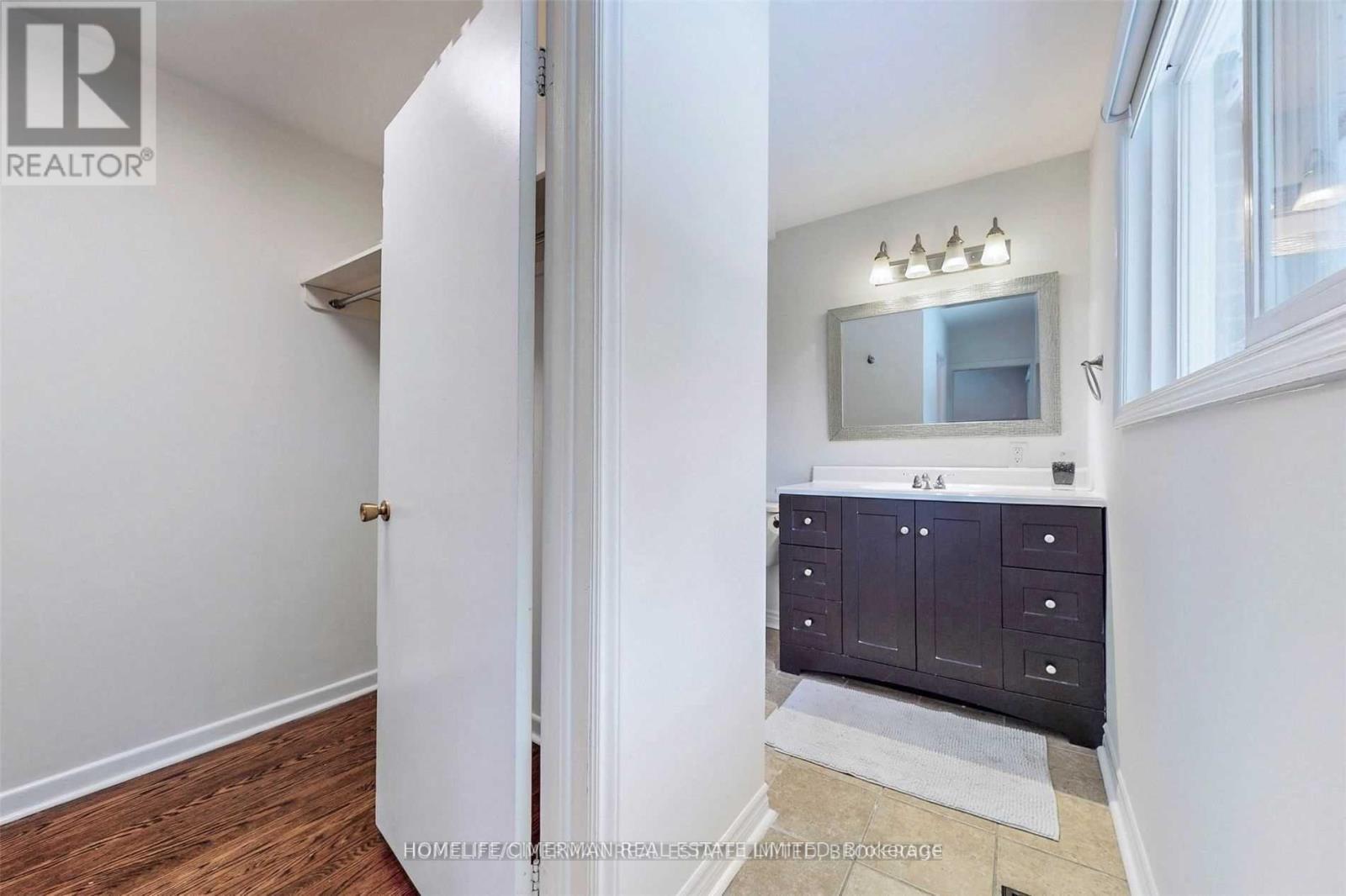 215 Grandview Avenue, Markham, Ontario  L3T 1J3 - Photo 28 - N12366876