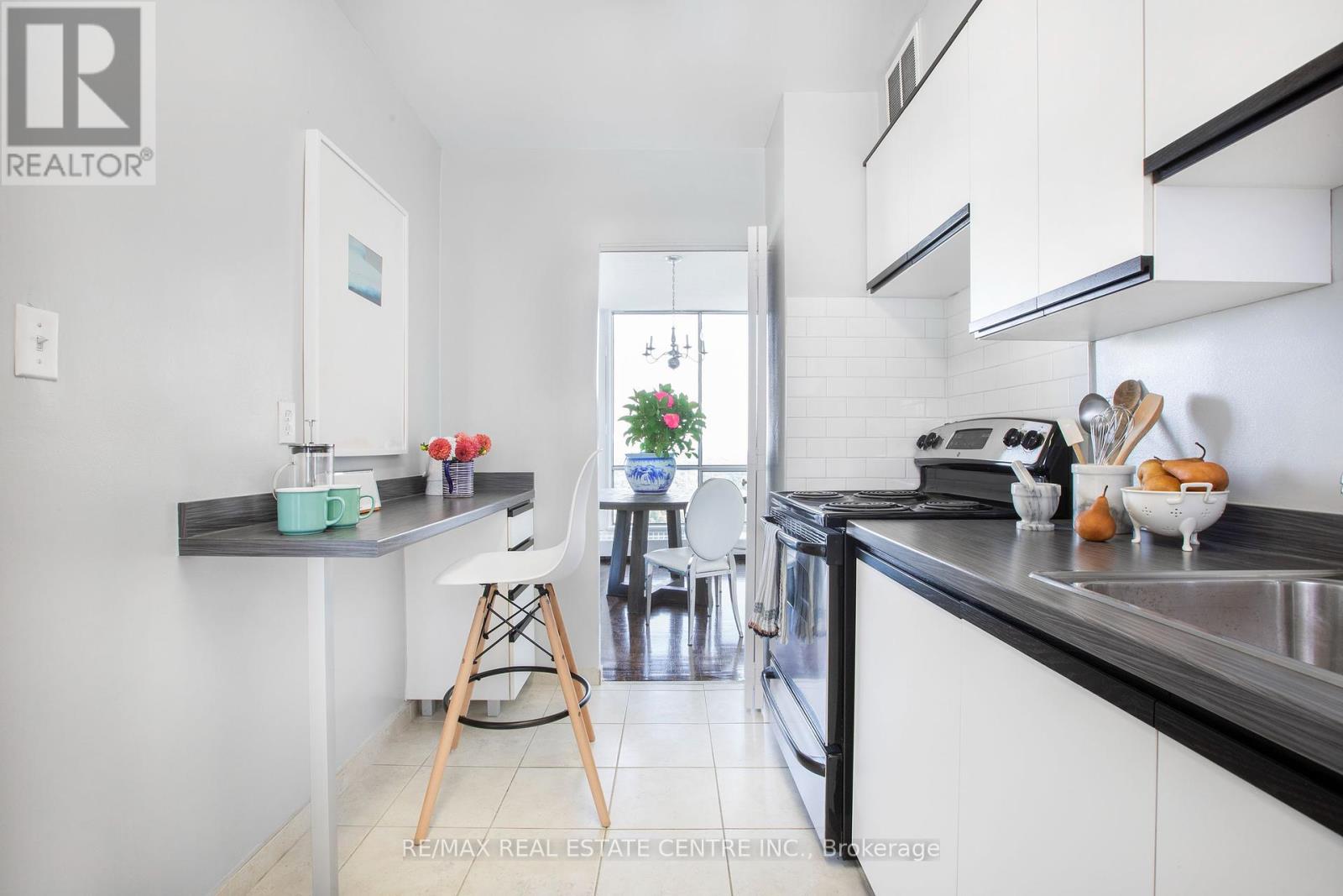 1015 - 50 Graydon Hall Drive, Toronto, Ontario  M3A 3A5 - Photo 10 - C12378986