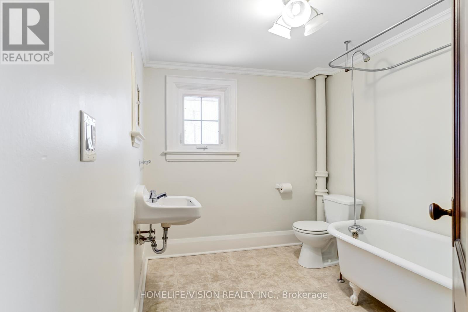 123 Mary Street E, Whitby (Downtown Whitby), Ontario  L1N 2P3 - Photo 31 - E12378995