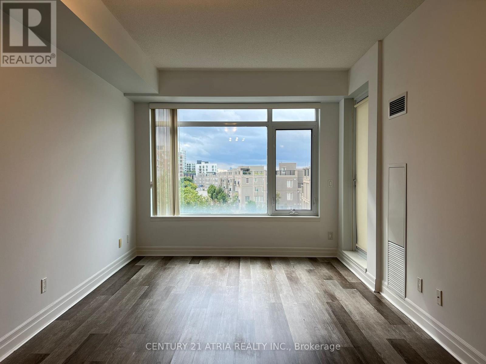 403 - 8110 Birchmount Road, Markham, Ontario  L6G 0E3 - Photo 4 - N12378983