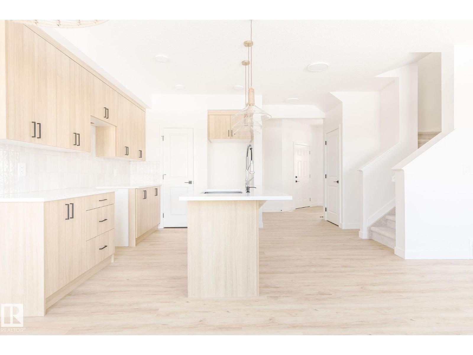Property at 29 Chartres CL image 3