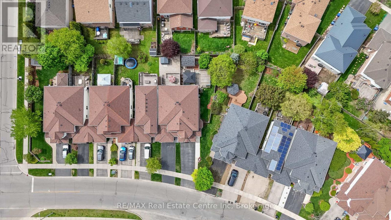 Property at 137 GOSLING GARDENS image 3